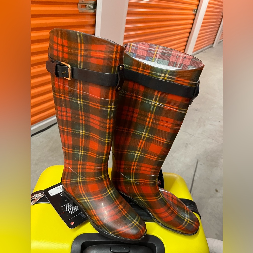Burberry rain boots